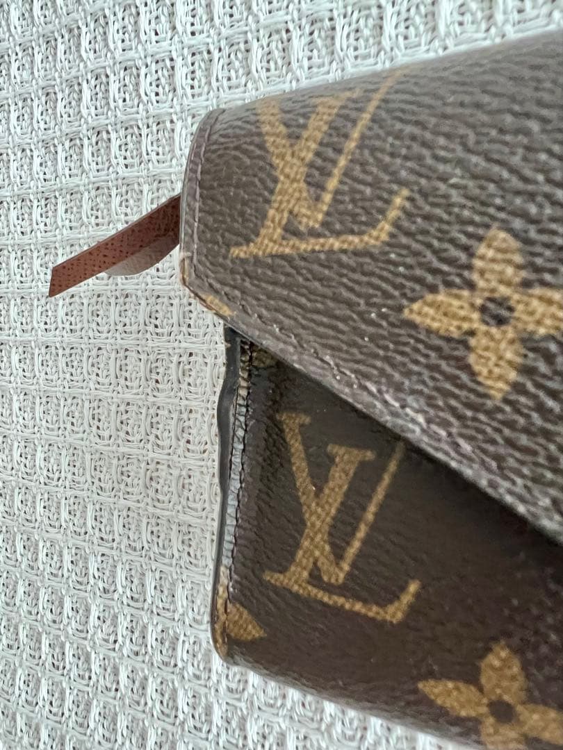 ルイヴィトン　ポルトフォイユヴィクトリーヌ二つ折り財布