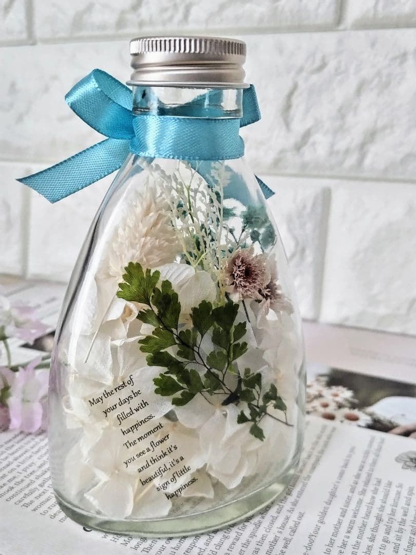 ブルー系薔薇3輪をどうぞ♪°*…♬        ハーバリウムボトルフラワー