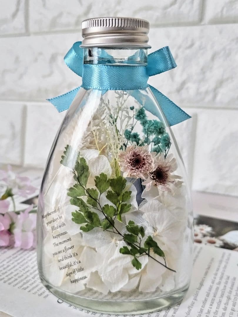 ブルー系薔薇3輪をどうぞ♪°*…♬        ハーバリウムボトルフラワー