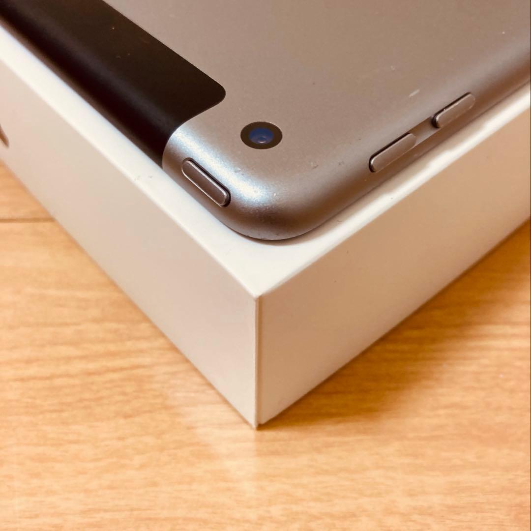 【美品】Apple iPad 第5世代Wi-Fi Cellular 32GB