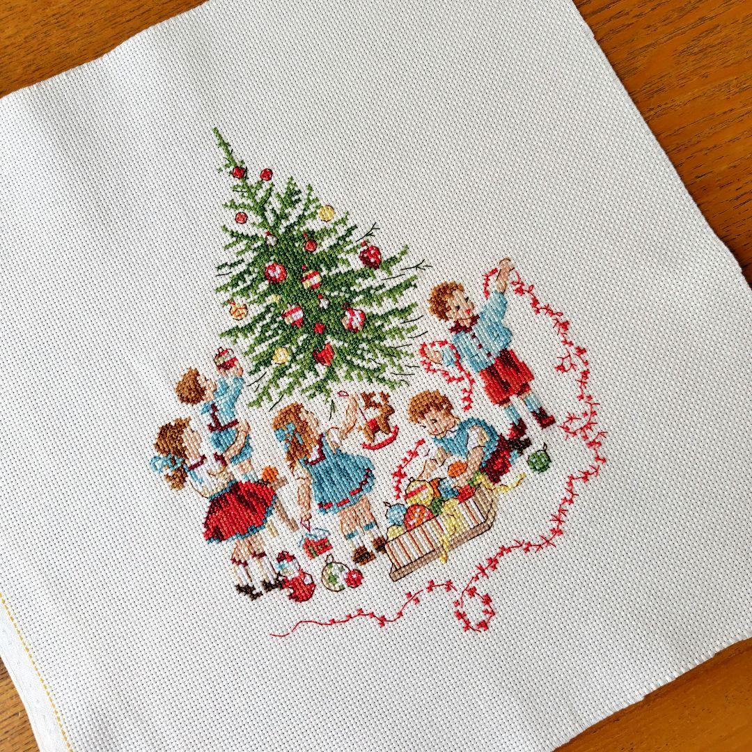 クロスステッチ完成品　ヴェロニク・アンジャンジェ ＊チップ＊