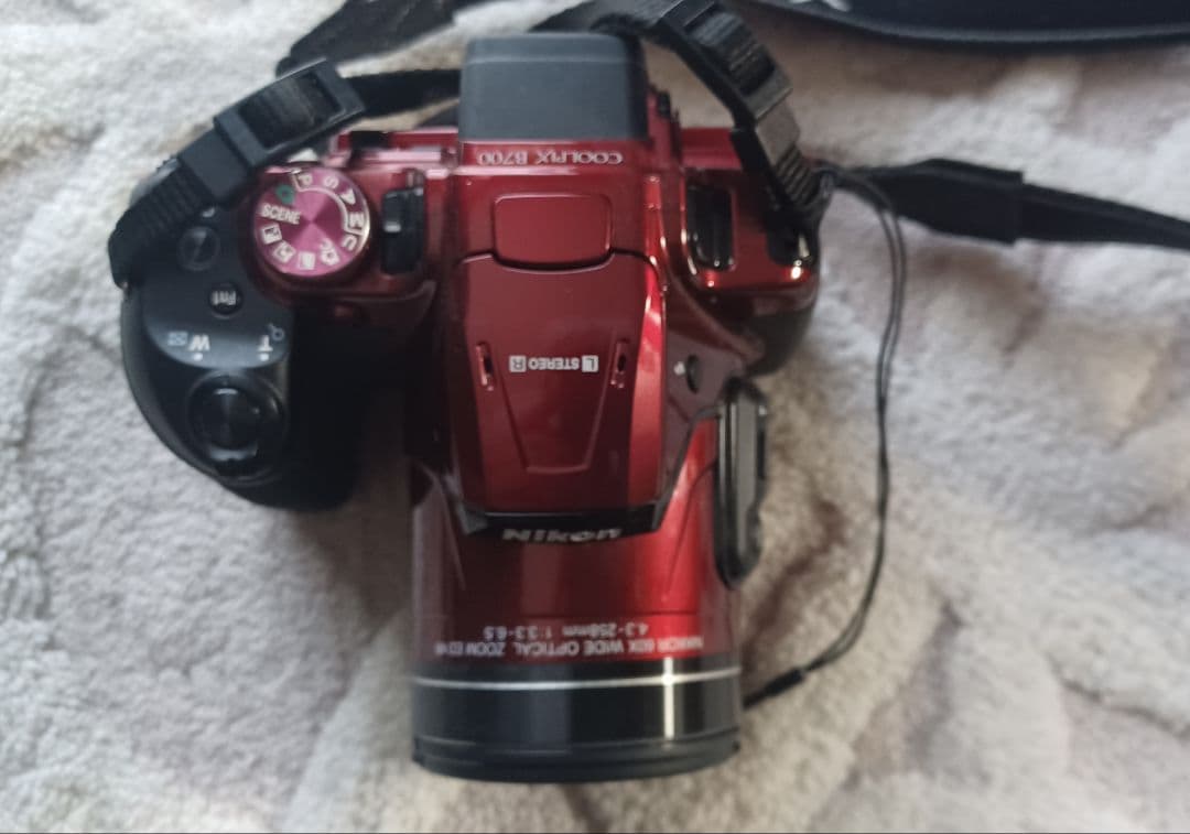 Nikon COOLPIX B700 赤