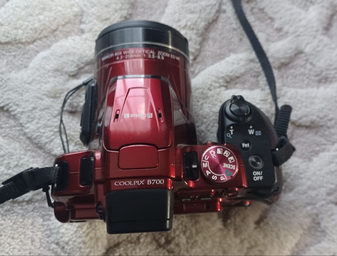 Nikon COOLPIX B700 赤