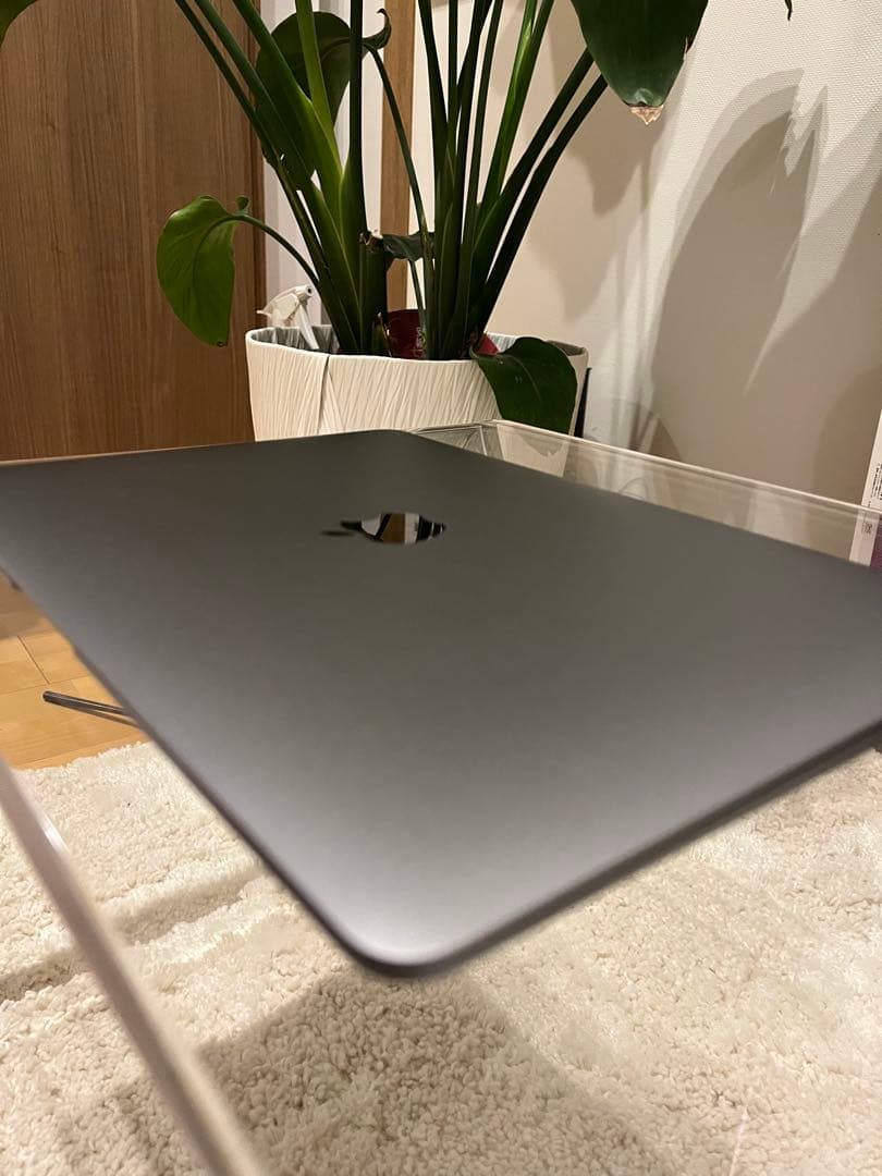MacBook Air M1 8GBスペースグレー