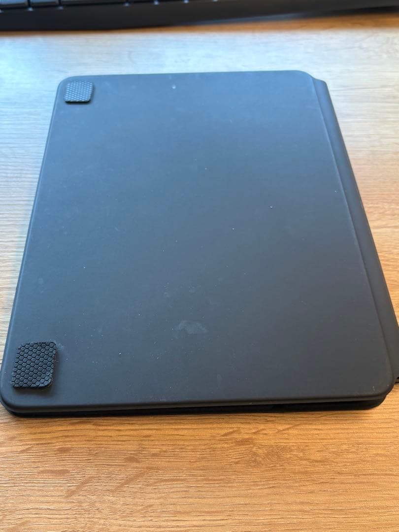 とても綺麗なiPad Air M2 11インチ本体　マジックキーボードセット