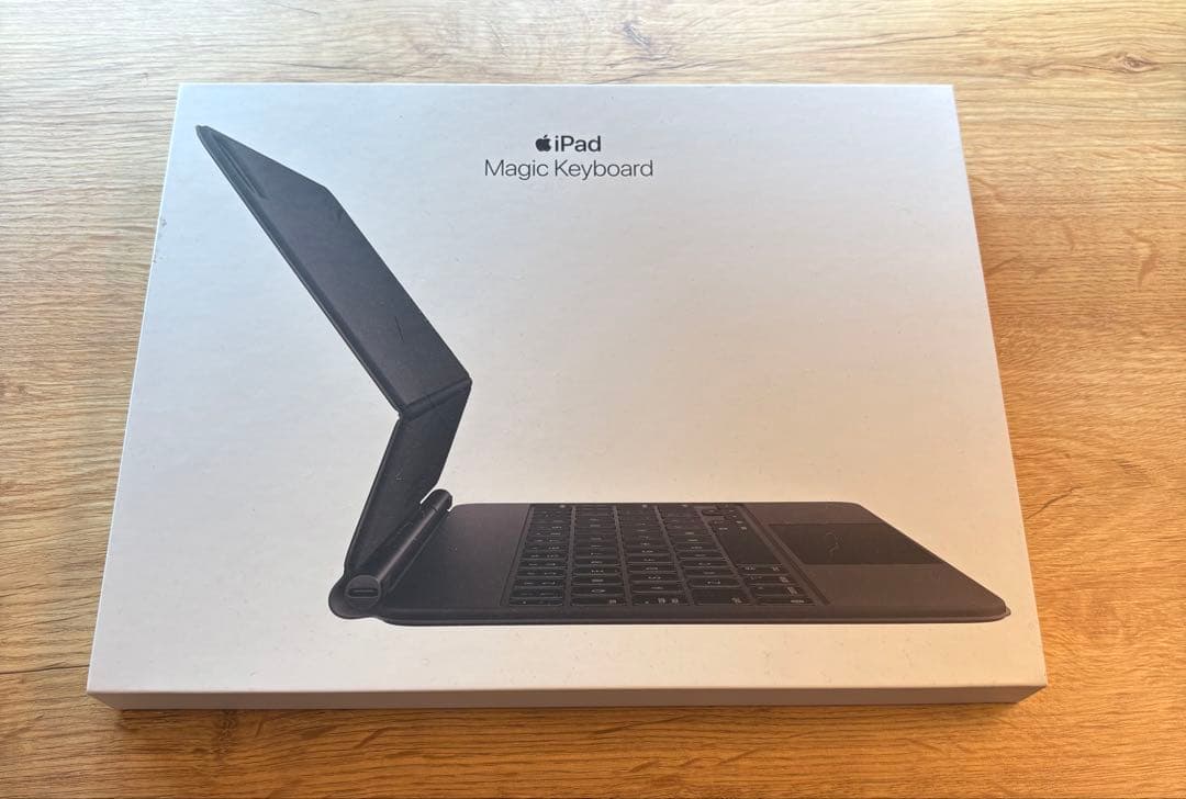 とても綺麗なiPad Air M2 11インチ本体　マジックキーボードセット