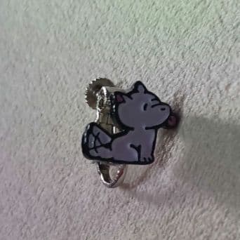 BUTTON＆CUFFLINKS　マムアンちゃん　イヤリング