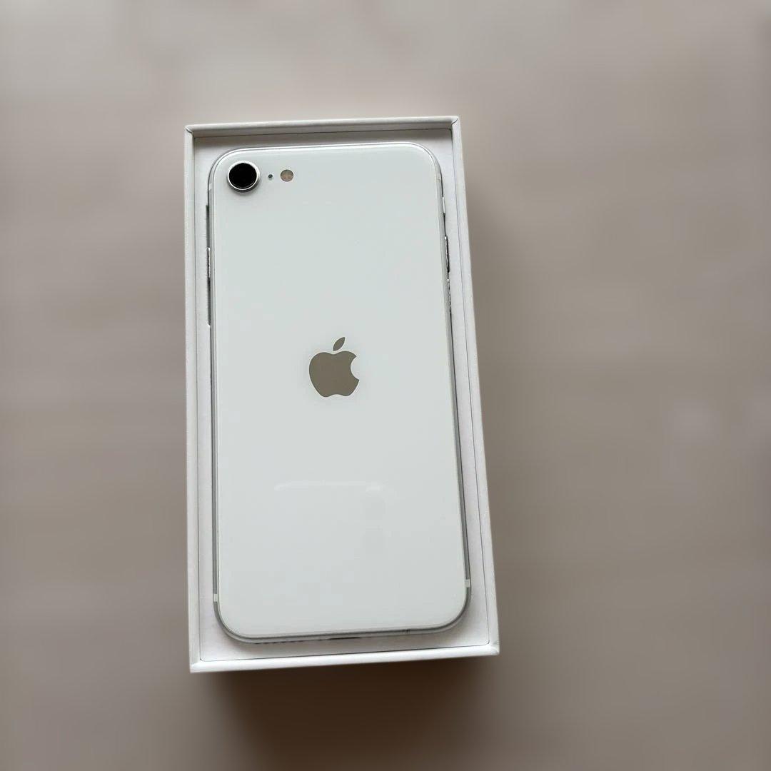 Apple iPhone SE (第2世代) ホワイト 64Gバッテリー76%