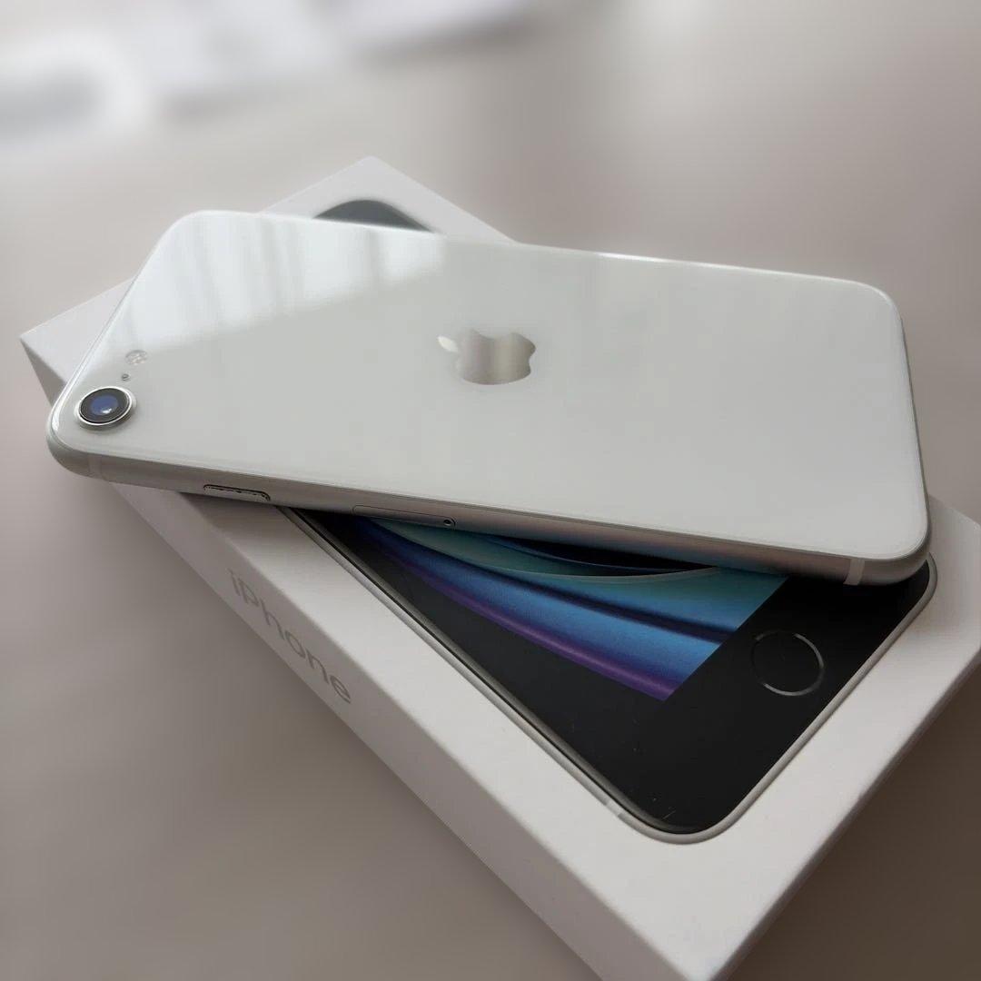 Apple iPhone SE (第2世代) ホワイト 64Gバッテリー76%