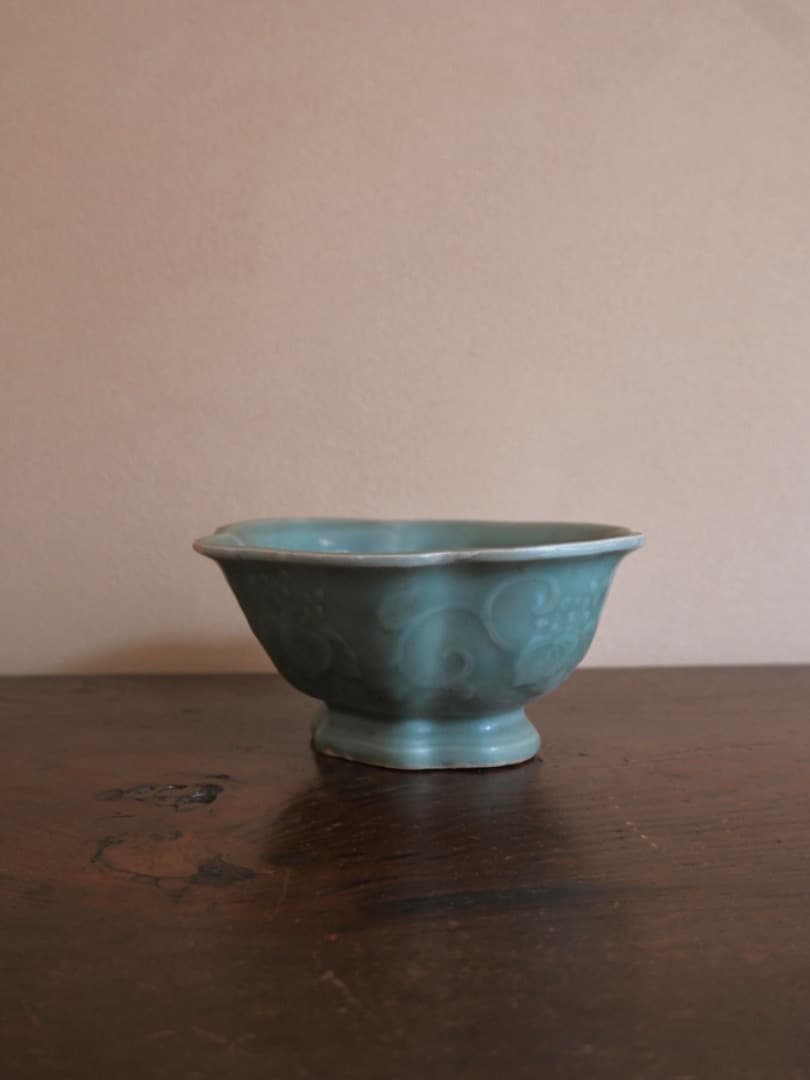 青磁　刻纏枝花紋 　鉢　菓子器　建水　茶道具　箱付　Q1773