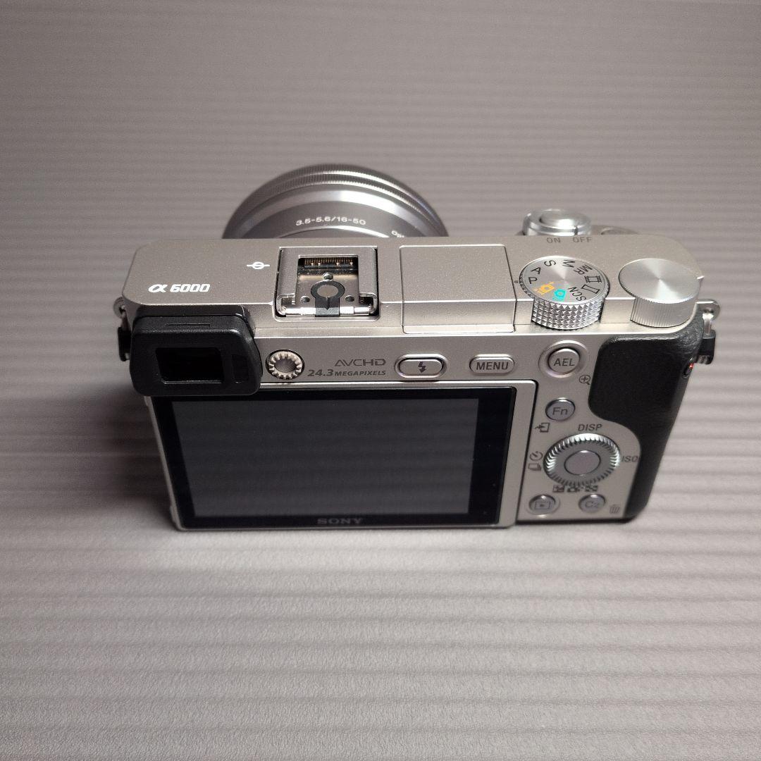 SONY α6000（ILCE-6000Y）ダブルズームレンズキット シルバー