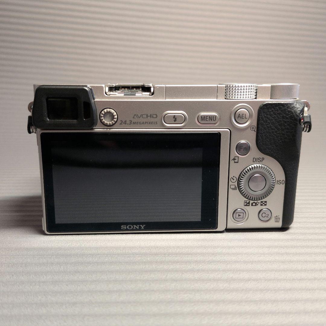 SONY α6000（ILCE-6000Y）ダブルズームレンズキット シルバー