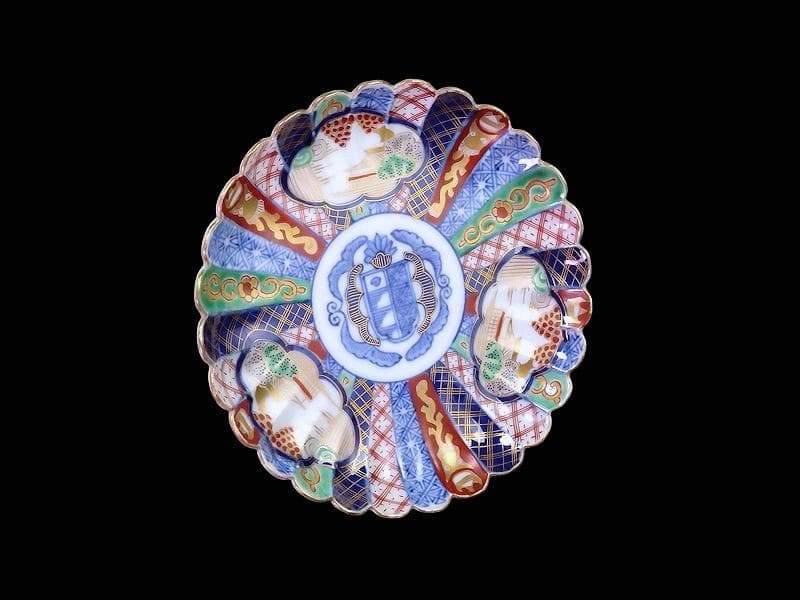 大聖寺伊万里　金襴手　紋章に菊花皿 　5寸皿　CYx