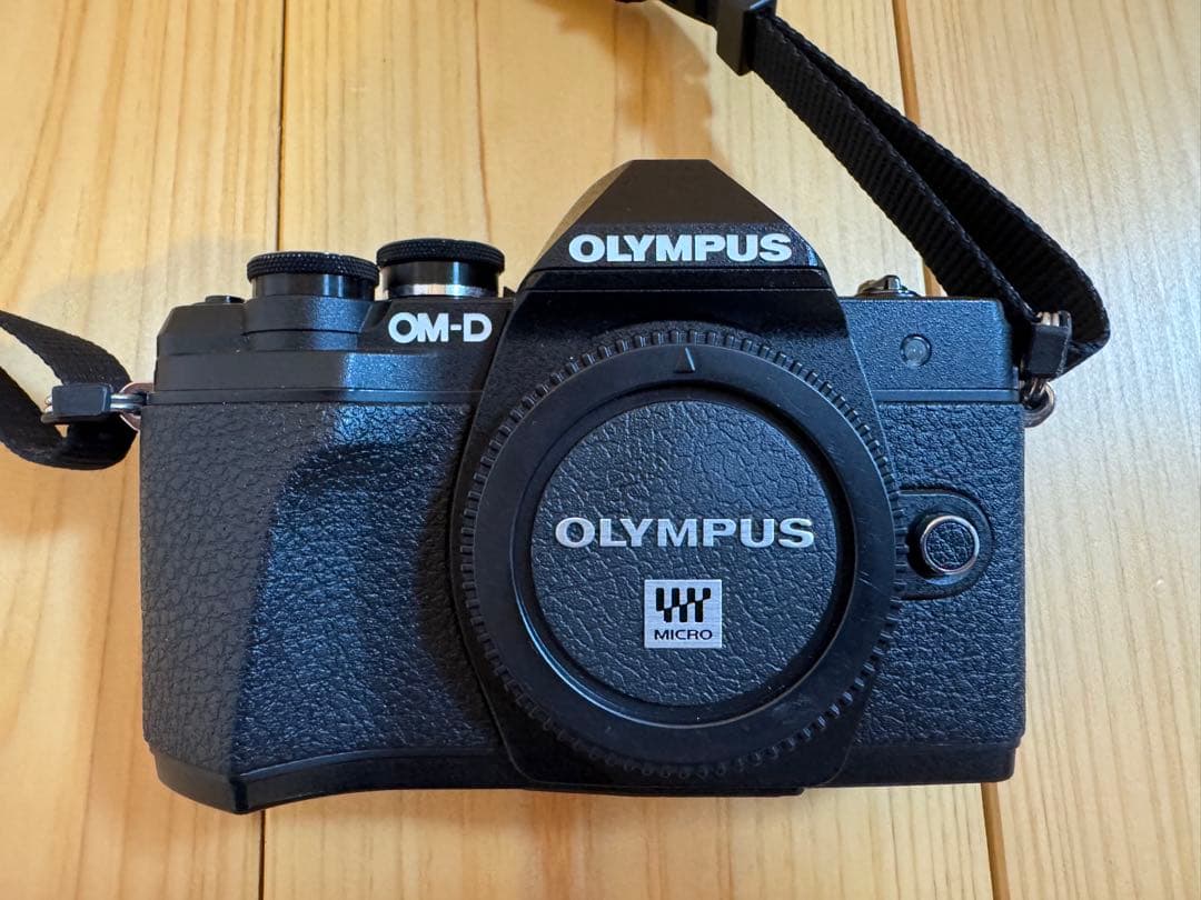 【モニター映らず】OLYMPUS OM-D ミラーレス一眼カメラ