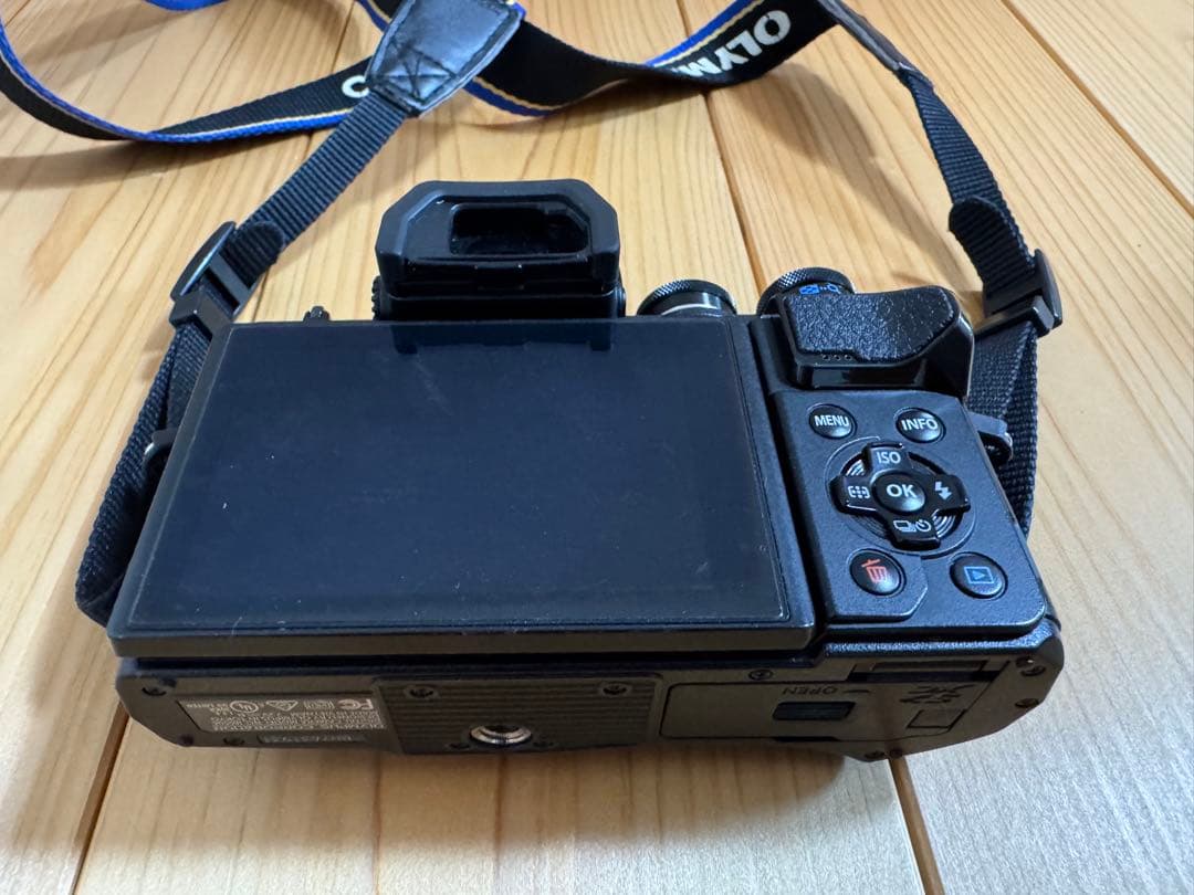 【モニター映らず】OLYMPUS OM-D ミラーレス一眼カメラ