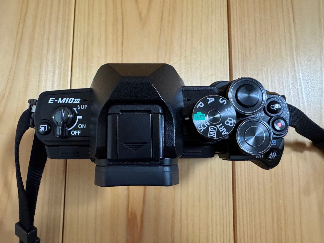 【モニター映らず】OLYMPUS OM-D ミラーレス一眼カメラ