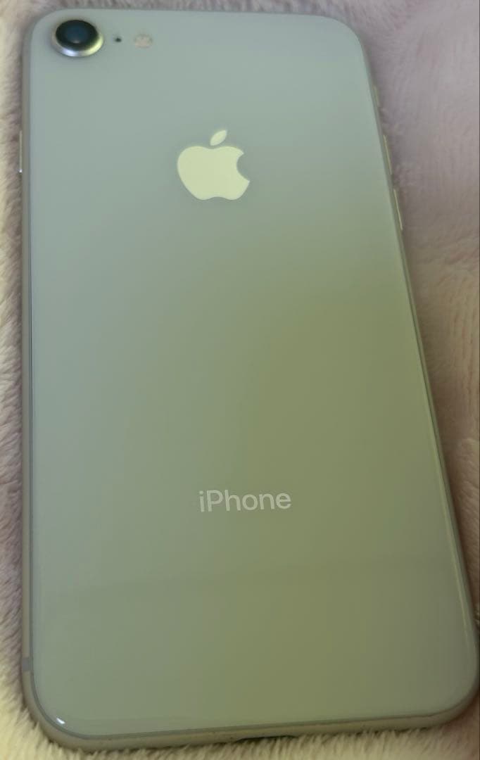 iPhone8 シルバー　64GB 美品