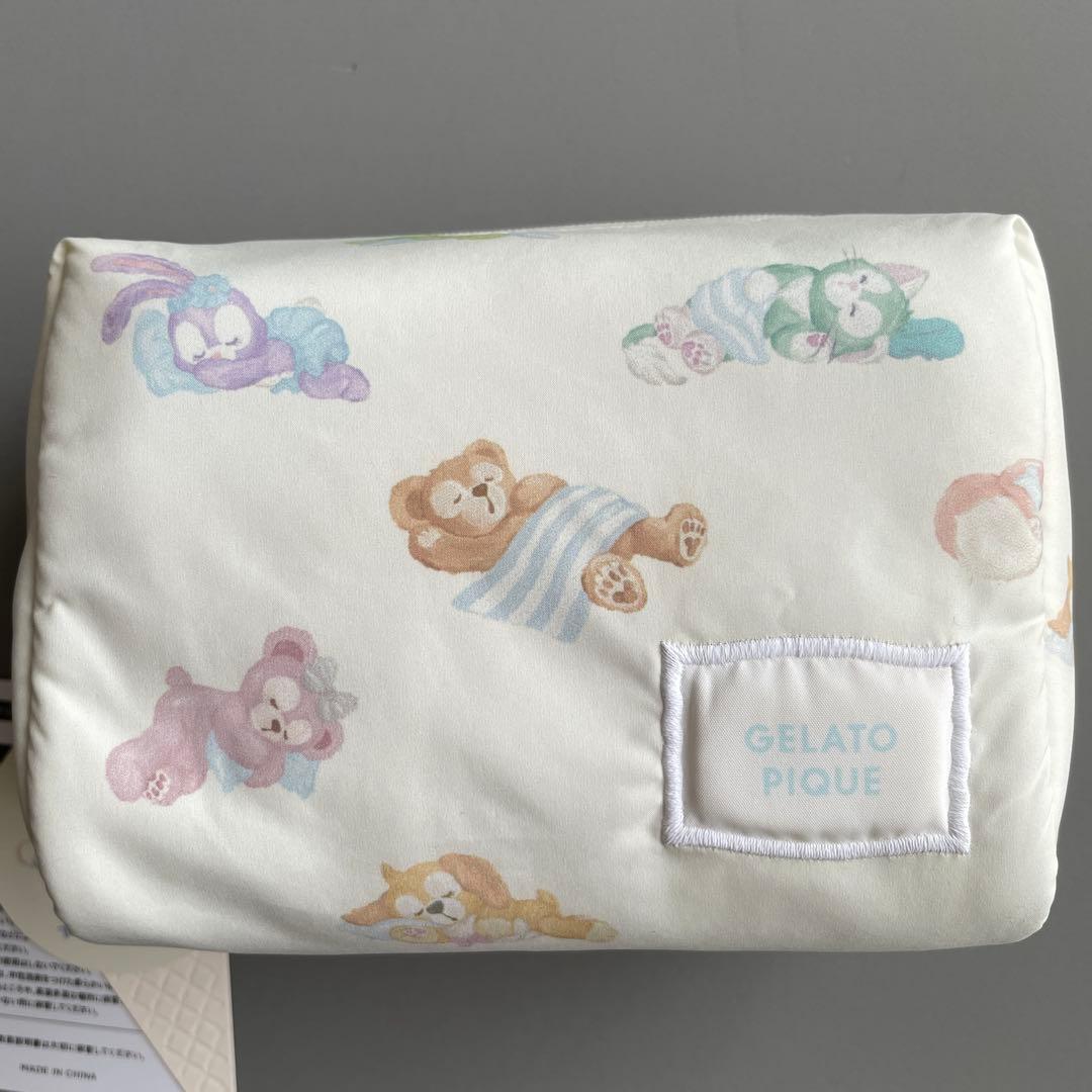 ディズニー　ダッフィー ジェラートピケ 総柄ポーチ　ダッフィー&フレンズ