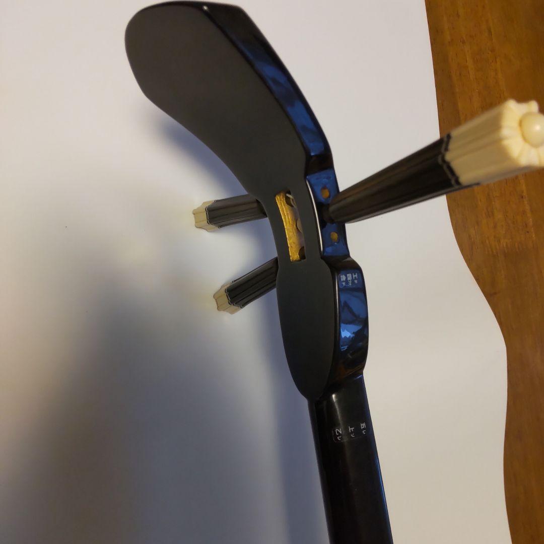 平井！沖縄の伝統的な弦楽器、ヘビ柄 三線 本体＋おまけ(三味線 本体)