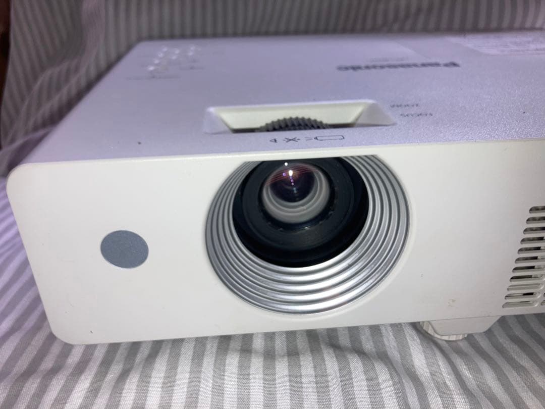 Panasonic PT-LW25H プロジェクター
