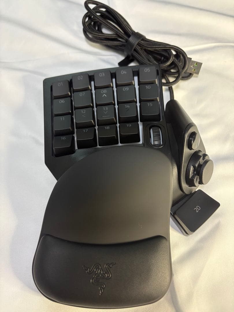Razer TARTARUS V2 メカメンブレンキーパッド
