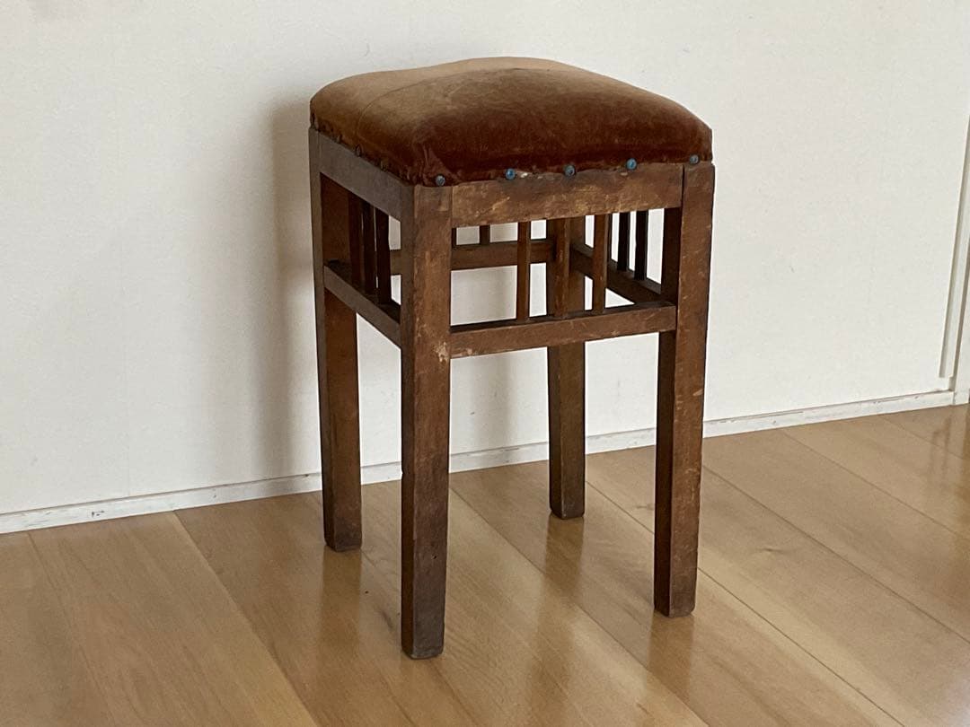 ヴィンテージ　アンティークスツール　透かし三本梯子　椅子　古道具