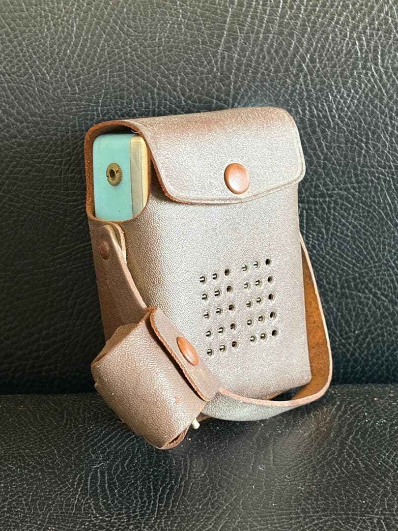 1950年代　昭和レトロ　CROWN6石TRANSRSTOR 日本製　皮カバー付