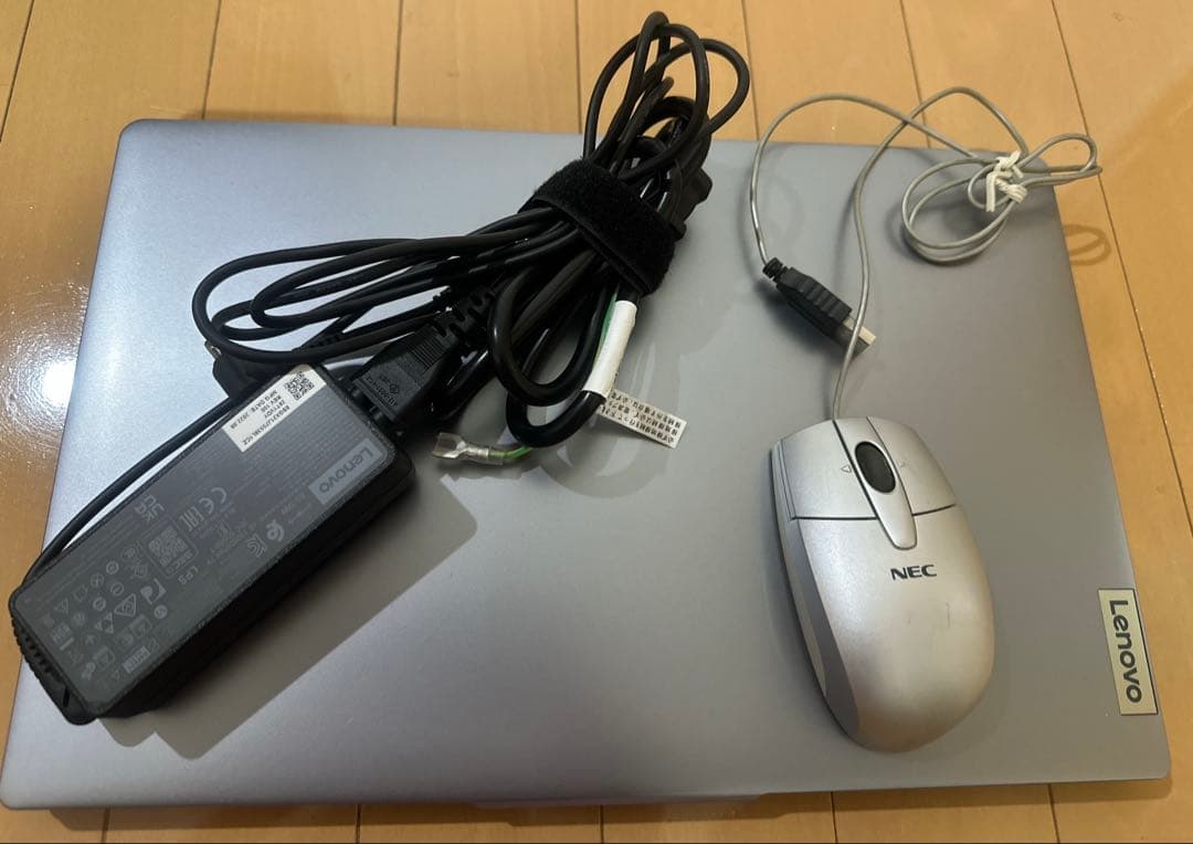 Lenovo IdeaPad Slim3 15AMN8 初期化済み
