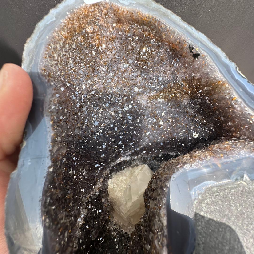 天然石 カルサイト共生アメジストのドーム　置物G.83