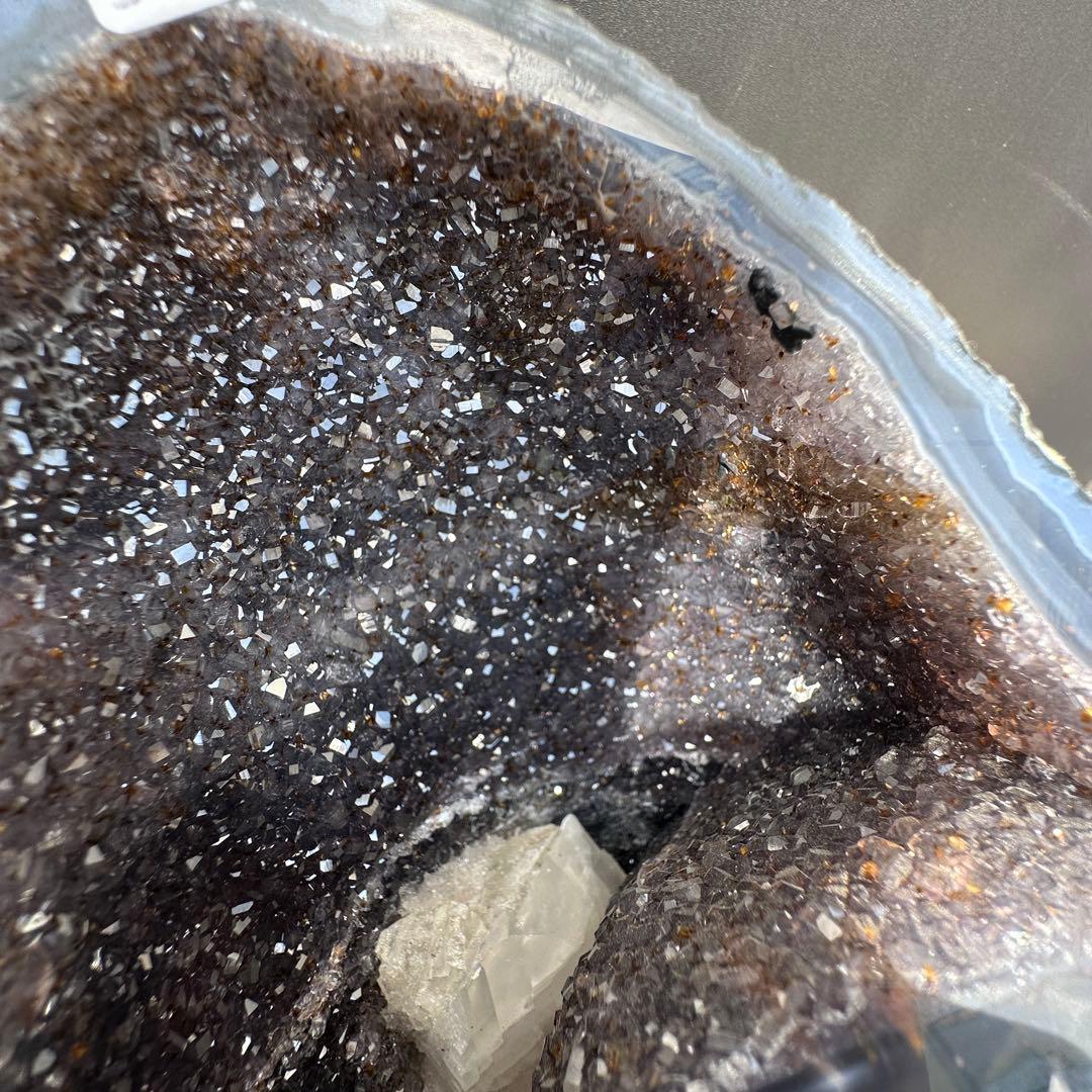 天然石 カルサイト共生アメジストのドーム　置物G.83