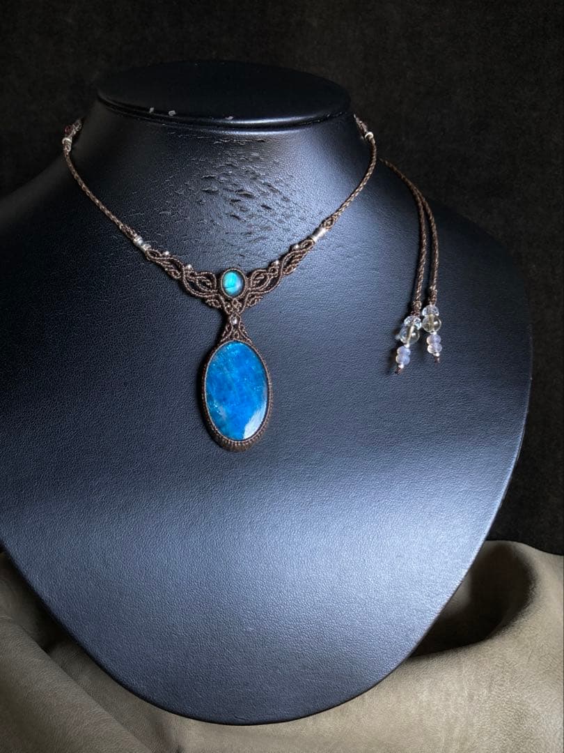 アパタイト　ラブラドライト　マクラメネックレス