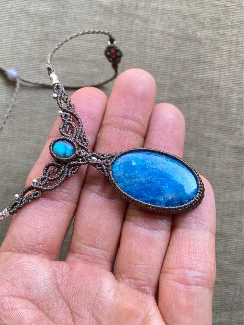 アパタイト　ラブラドライト　マクラメネックレス