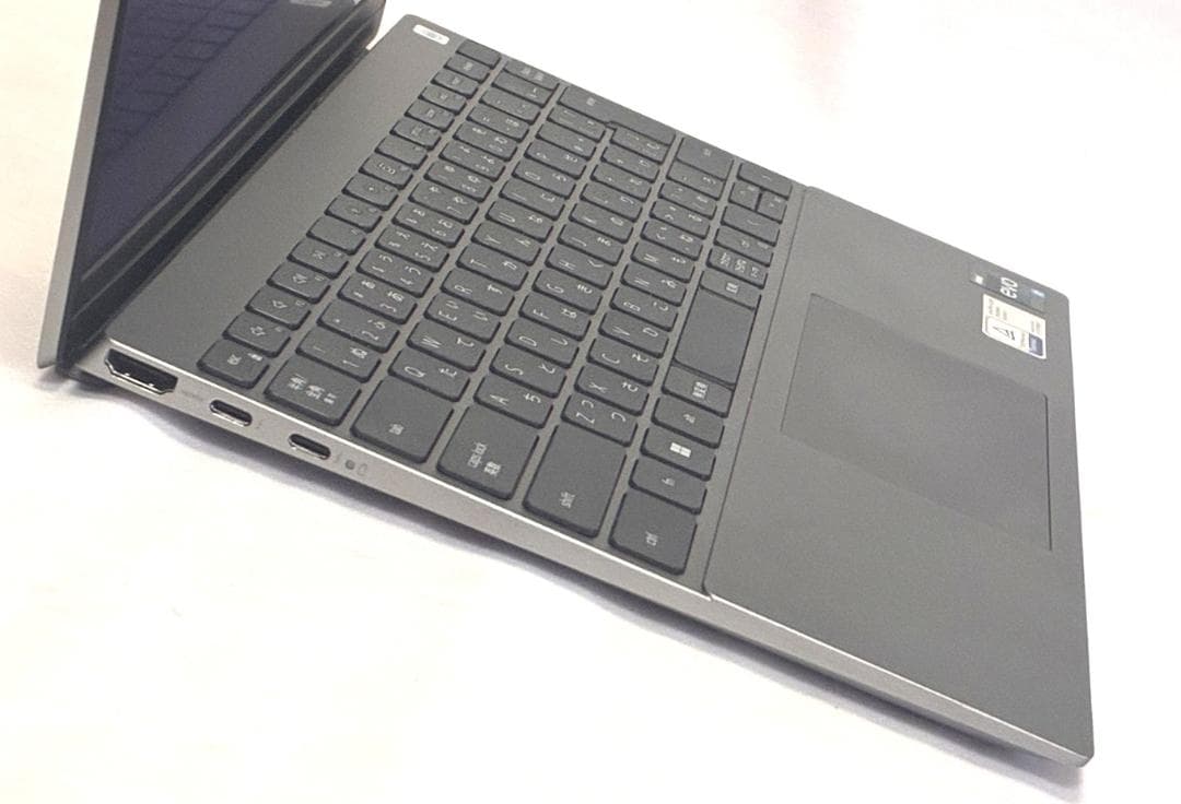超美品 DELL Vostro 5320 2022年製 i7 12世代 EVO