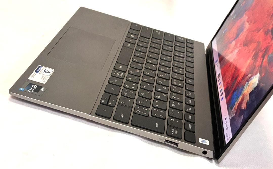 超美品 DELL Vostro 5320 2022年製 i7 12世代 EVO