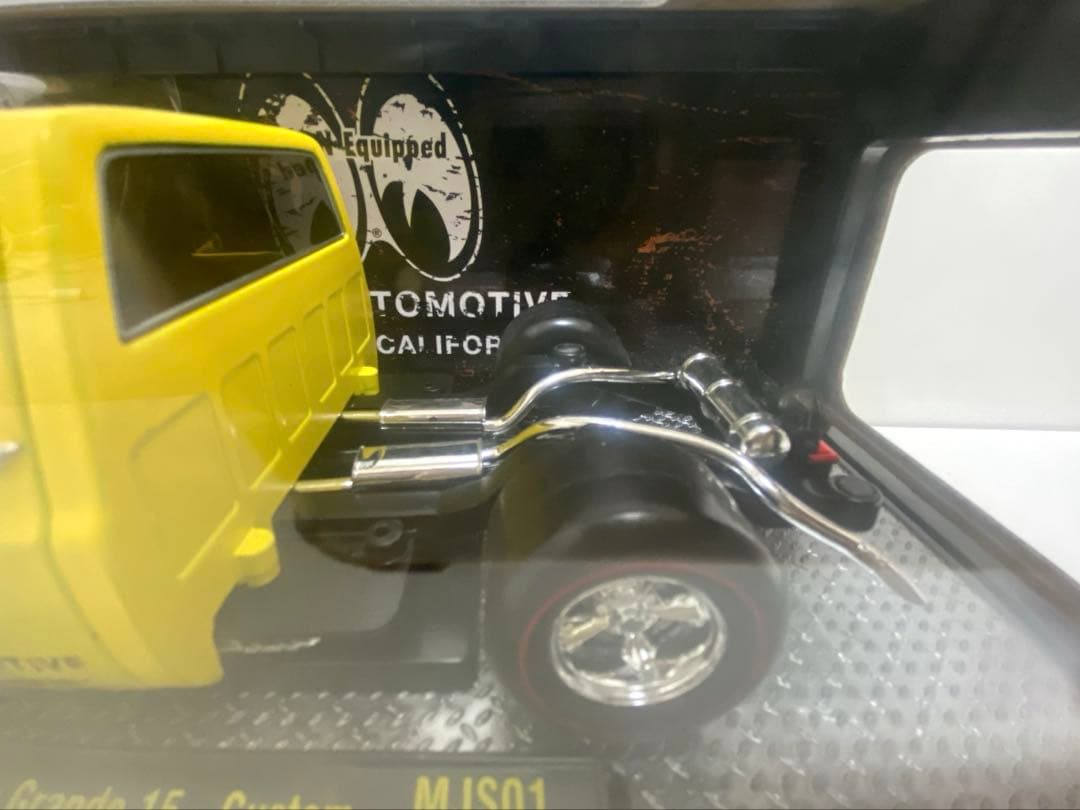 新品　ムーンアイズ　アメ車　1/24 ミニカー GMC シエラ　グランデ　C10