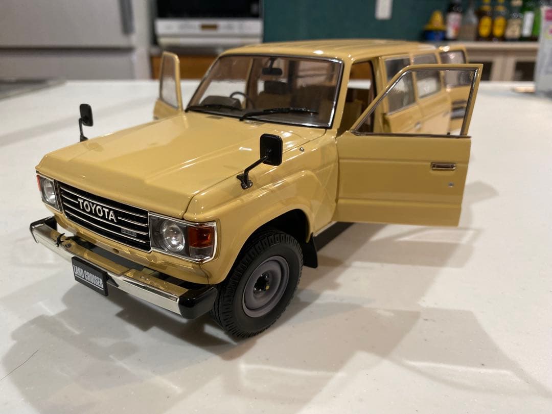希少！TOYOTA ランドクルーザー 【京商ミニカー 1/18】