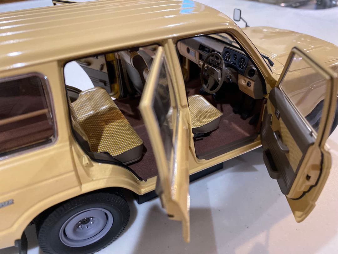 希少！TOYOTA ランドクルーザー 【京商ミニカー 1/18】