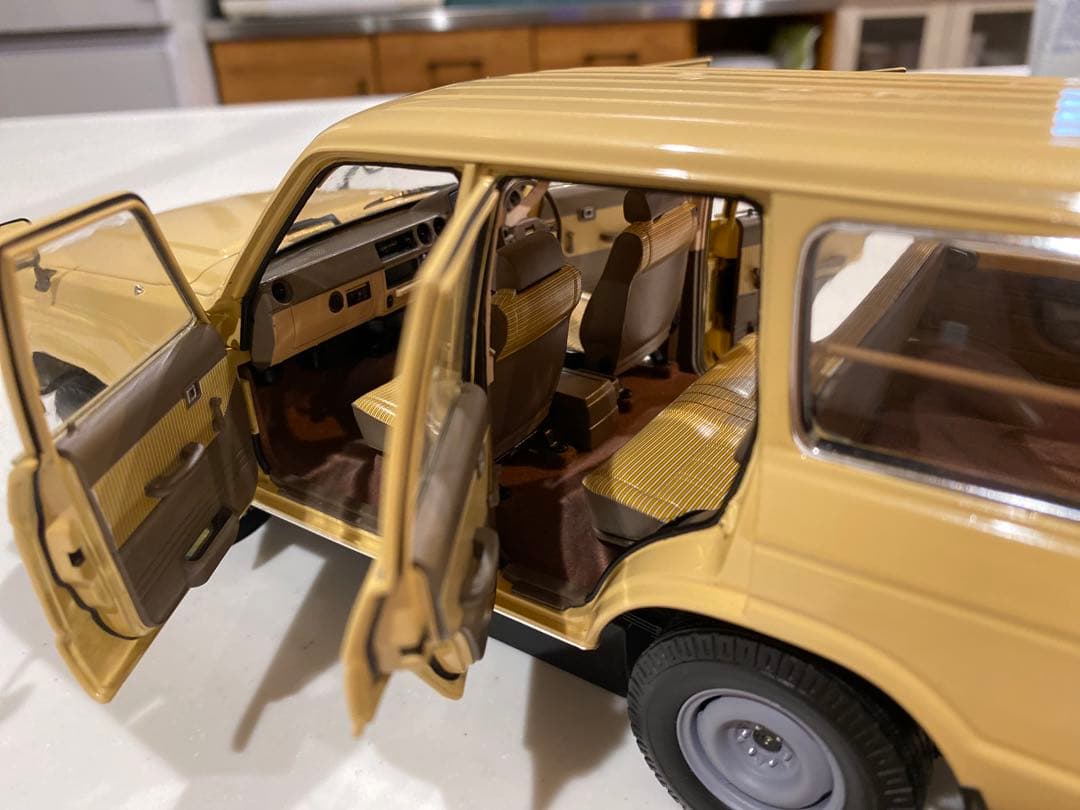 希少！TOYOTA ランドクルーザー 【京商ミニカー 1/18】