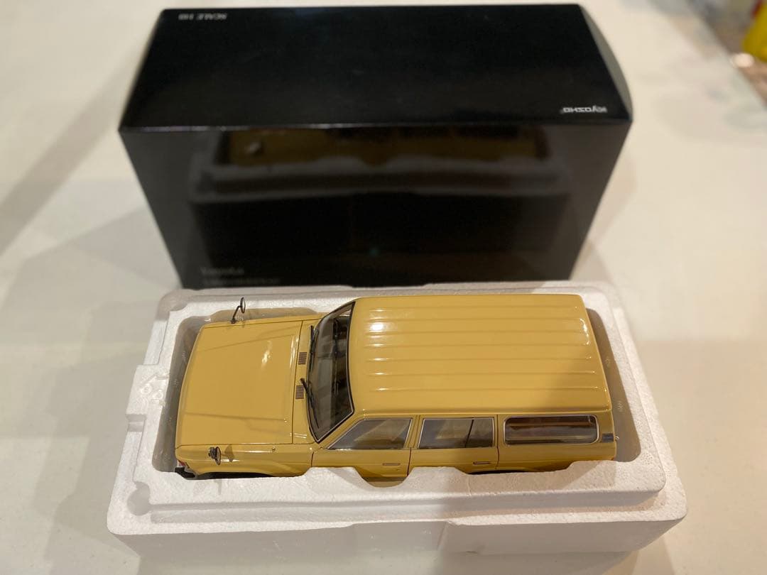 希少！TOYOTA ランドクルーザー 【京商ミニカー 1/18】