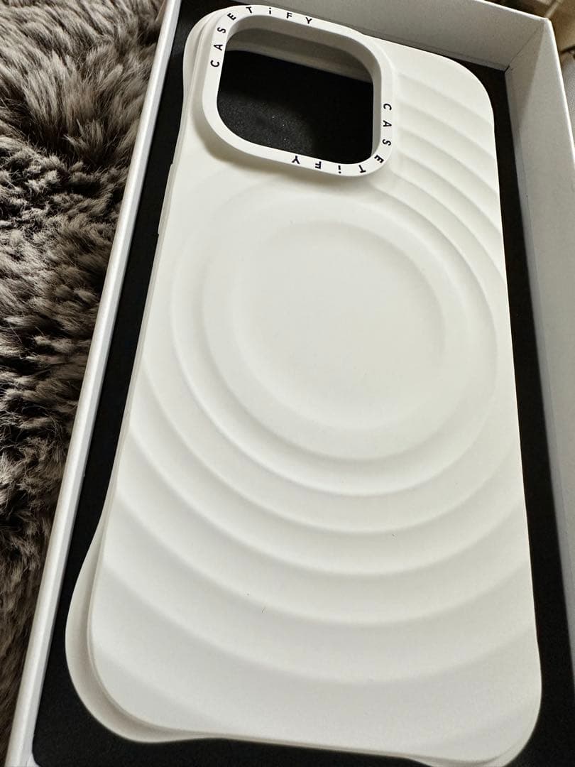CASETiFY ウェーブシリコン ホワイト iPhone14pro