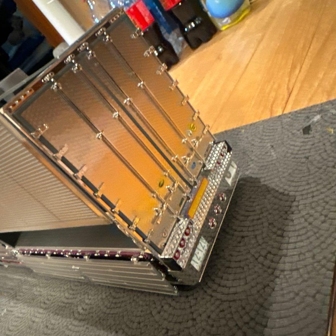 紫と銀の金属製トラックモデル　1/32 アオシマ