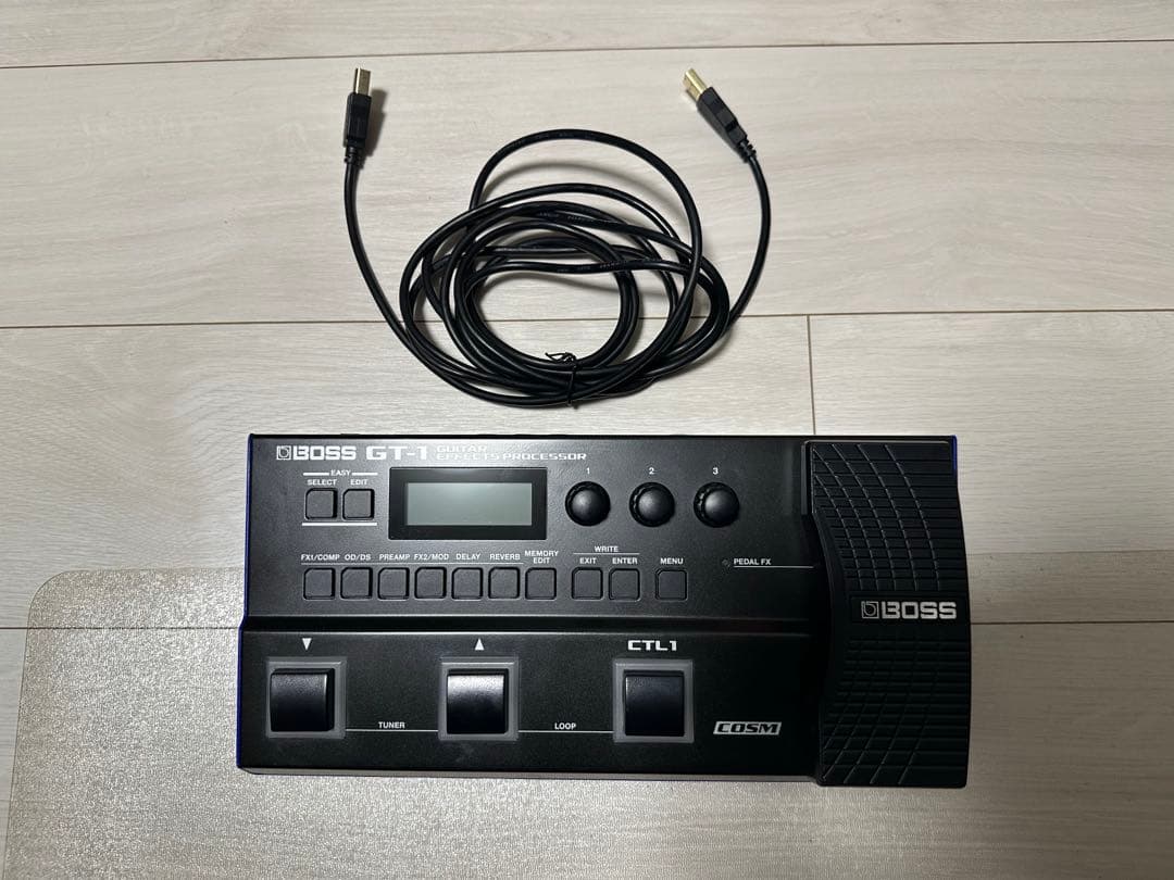 BOSS GT-1 マルチエフェクター 箱、MIDI USB-Bケーブル付き