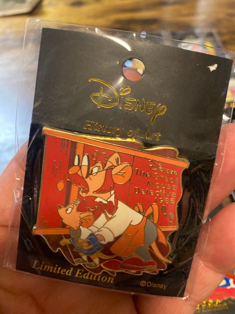 【レア】Disneyピンバッチ　コレクター向け　新品・台紙付き　16個セット♪