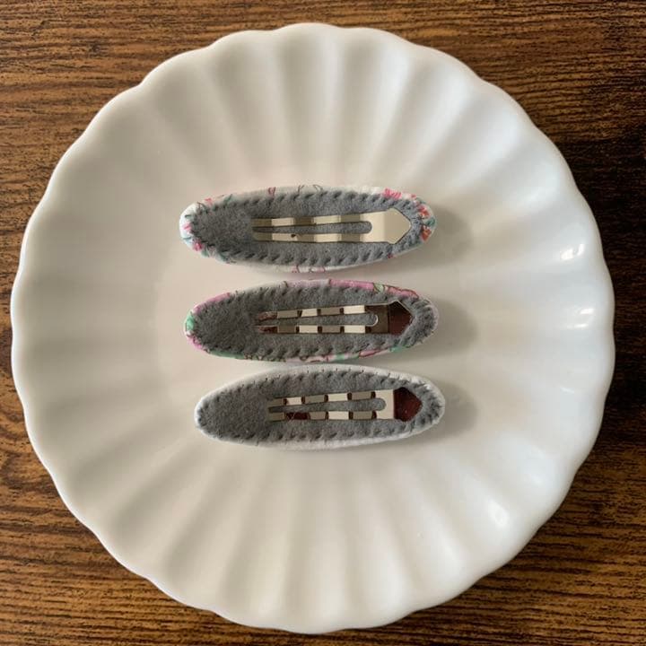 【129】リバティプリント使用　ハンドメイド　オーバルパッチンピン　ヘアピン