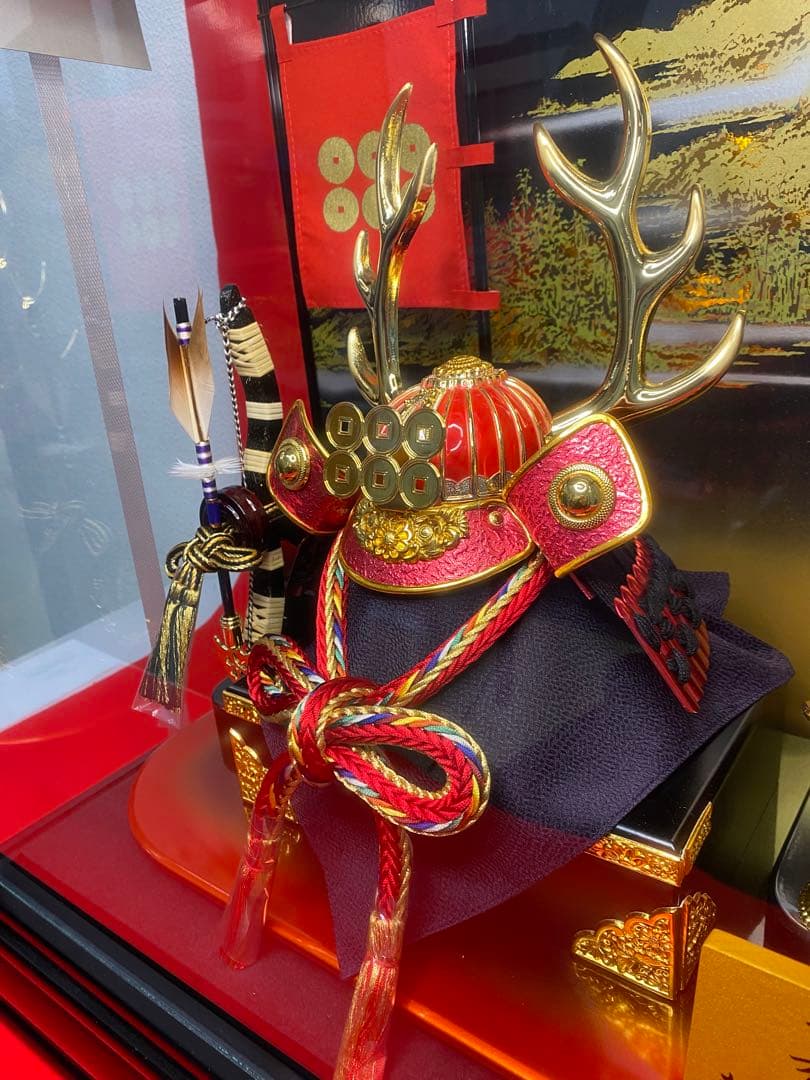 真田幸村公之兜　東京久月　五月人形　家紋付き兜飾り　オルゴール付きガラスケース入