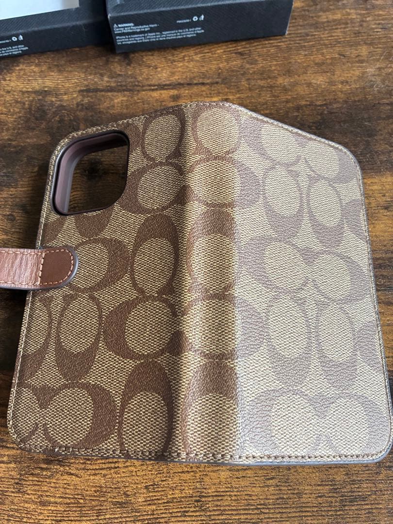 COACH iPhone 15Pro ケース＆手帳型ケース