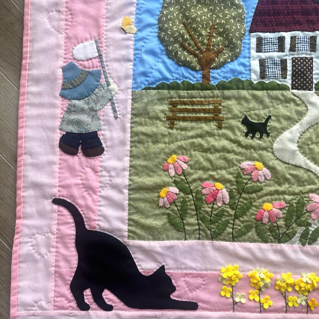 パッチワークタペストリー　　ハンドメイドキルト