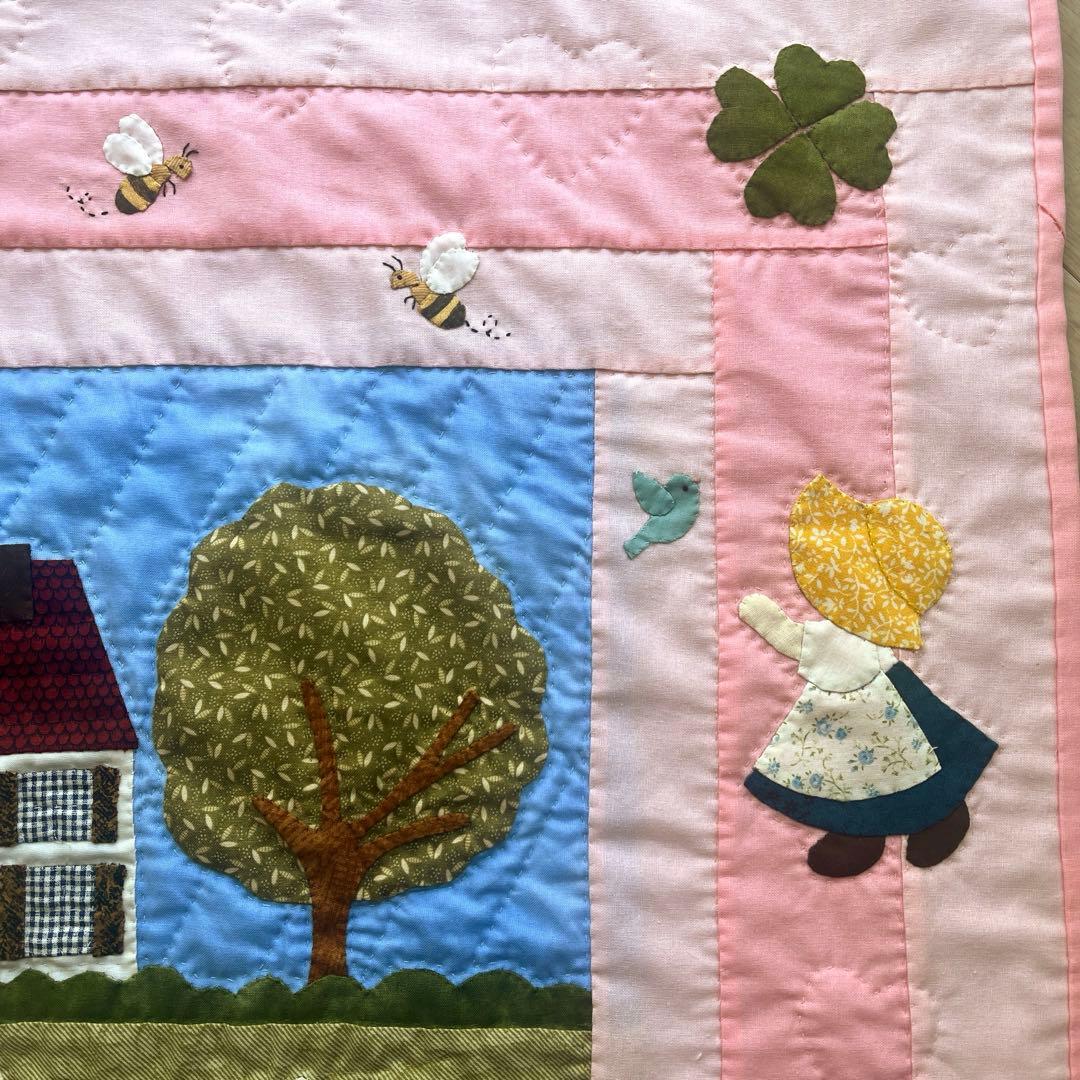 パッチワークタペストリー　　ハンドメイドキルト