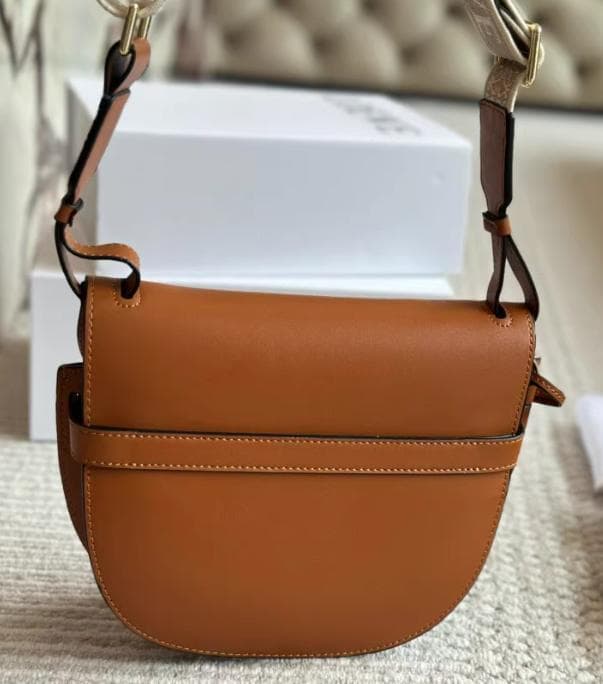 Loewe ~ブラウンレザー クロスボディバッグ