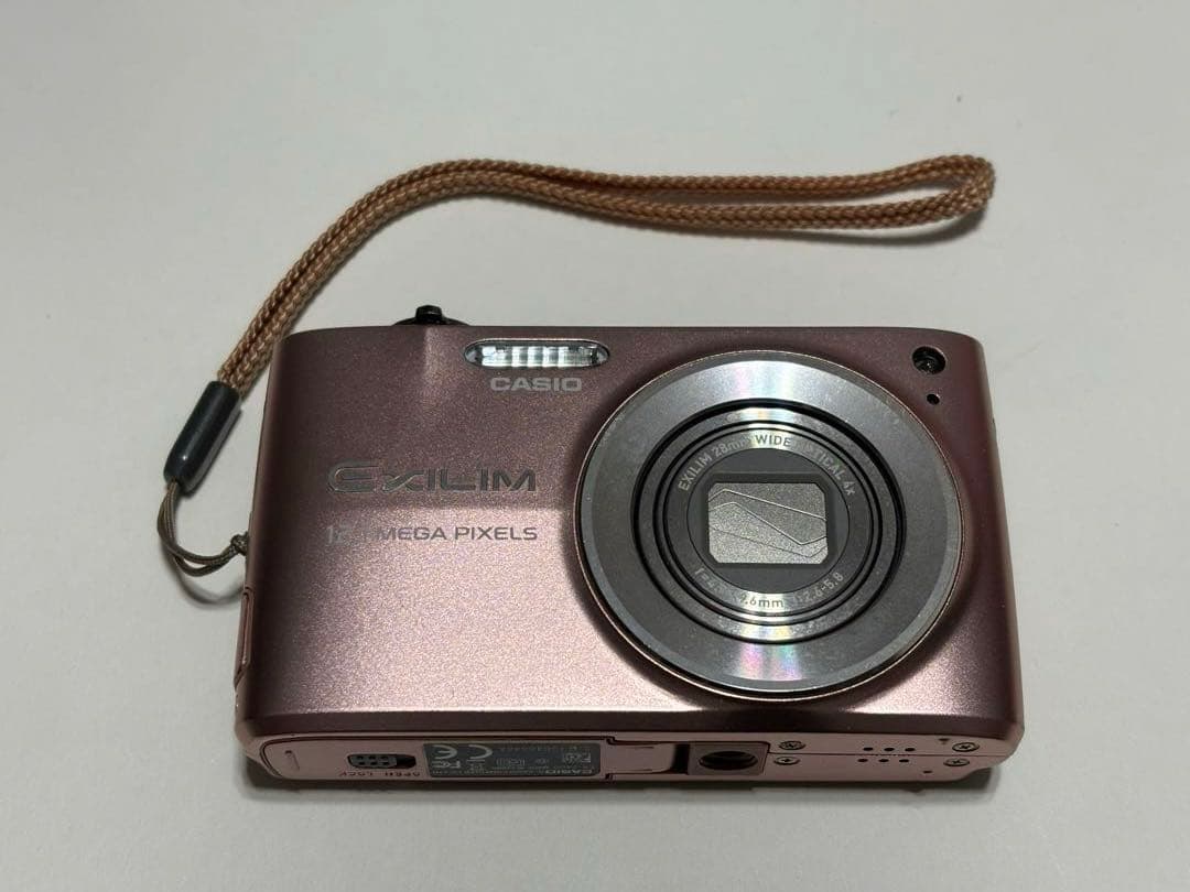 CASIO EX-Z400 デジタルカメラ 本体と付属品